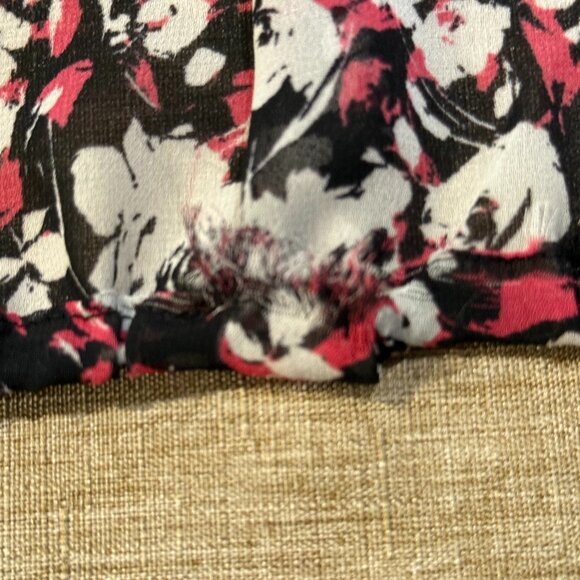Size 26/28 Lane Bryant Floral Blouse - Grey, Pink, Black and White - Picture 6 of 6